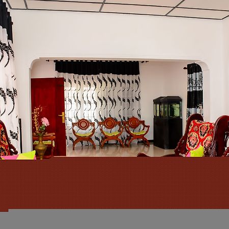 Gloriya Mathews Hotel Негомбо Екстериор снимка