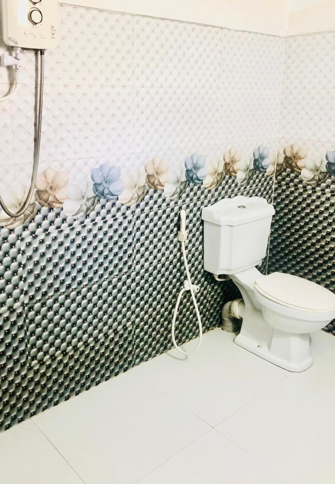 Gloriya Mathews Hotel Негомбо Екстериор снимка