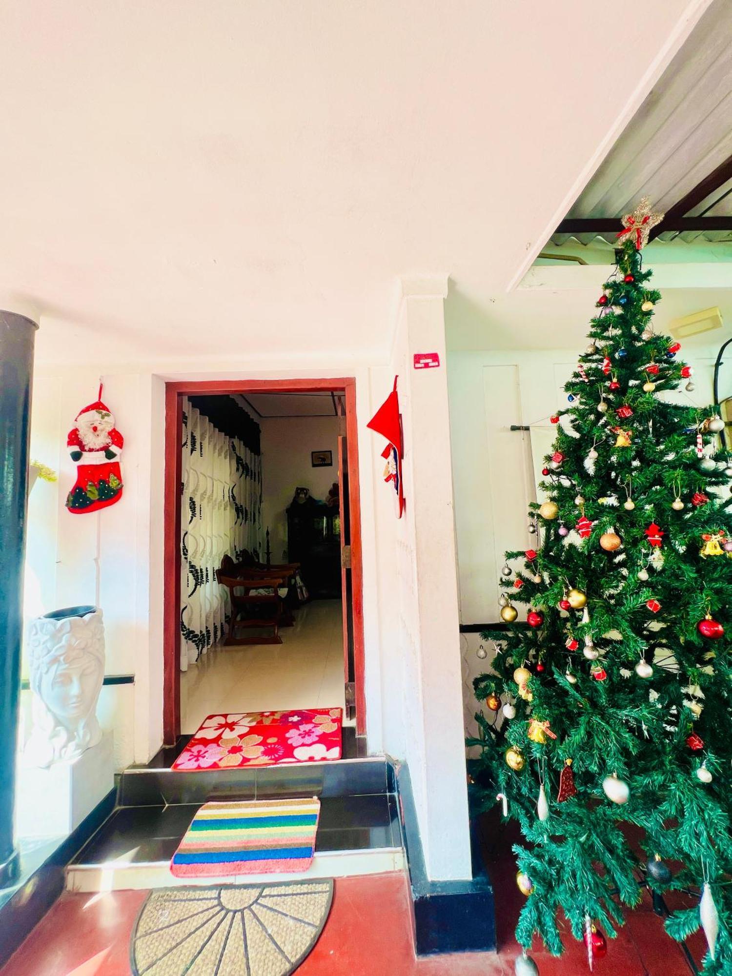 Gloriya Mathews Hotel Негомбо Екстериор снимка