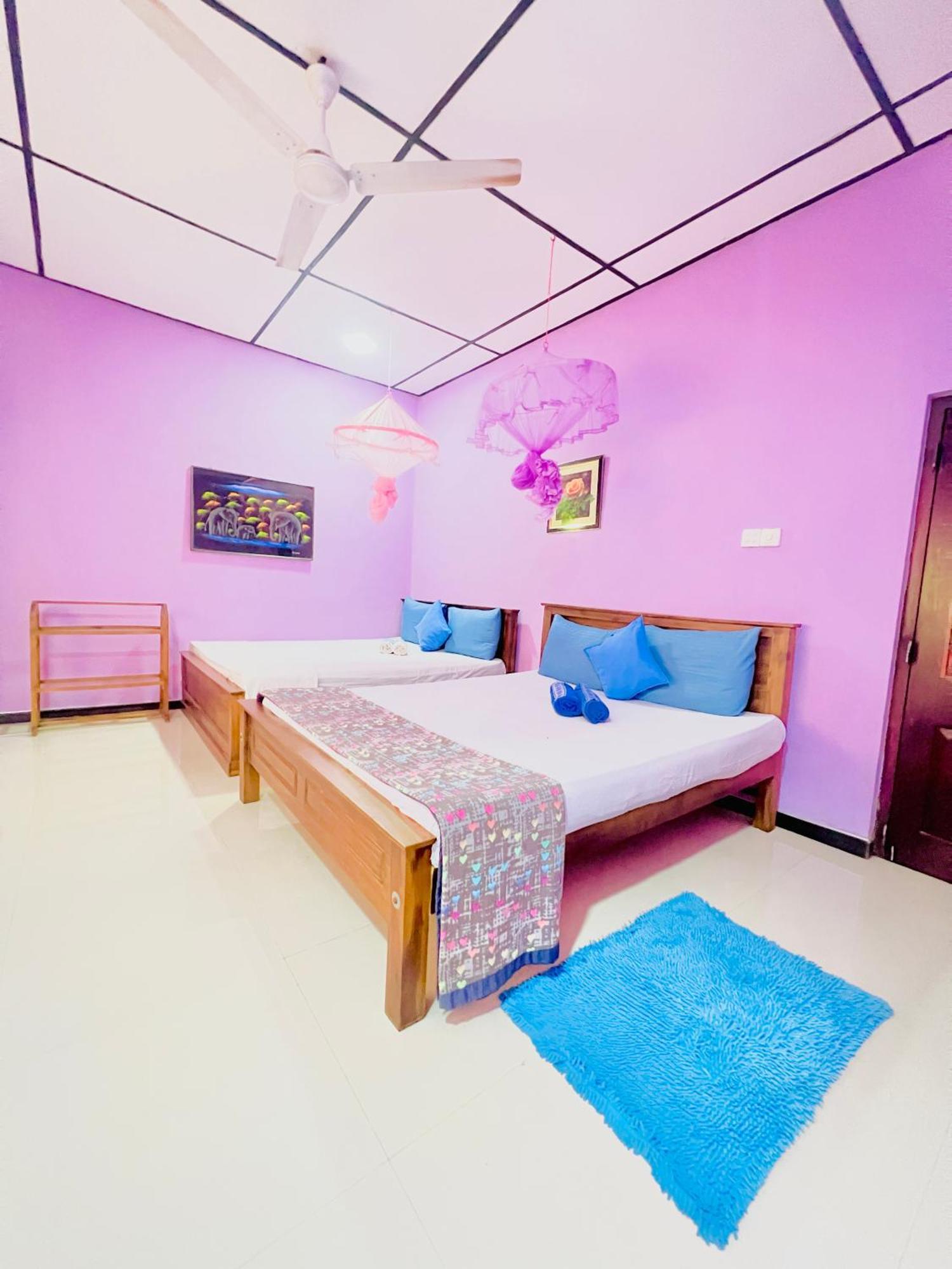 Gloriya Mathews Hotel Негомбо Екстериор снимка
