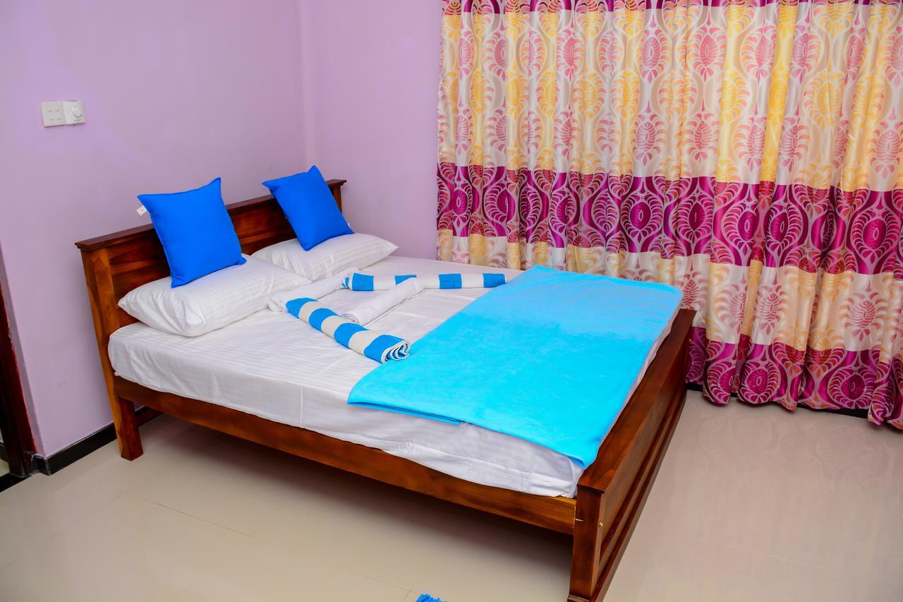 Gloriya Mathews Hotel Негомбо Екстериор снимка