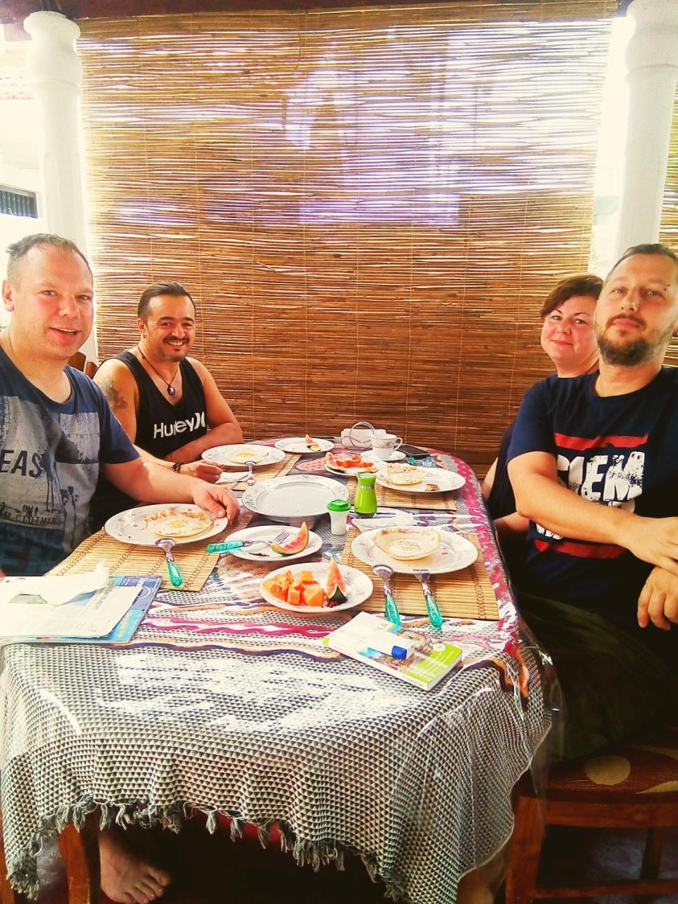 Gloriya Mathews Hotel Негомбо Екстериор снимка